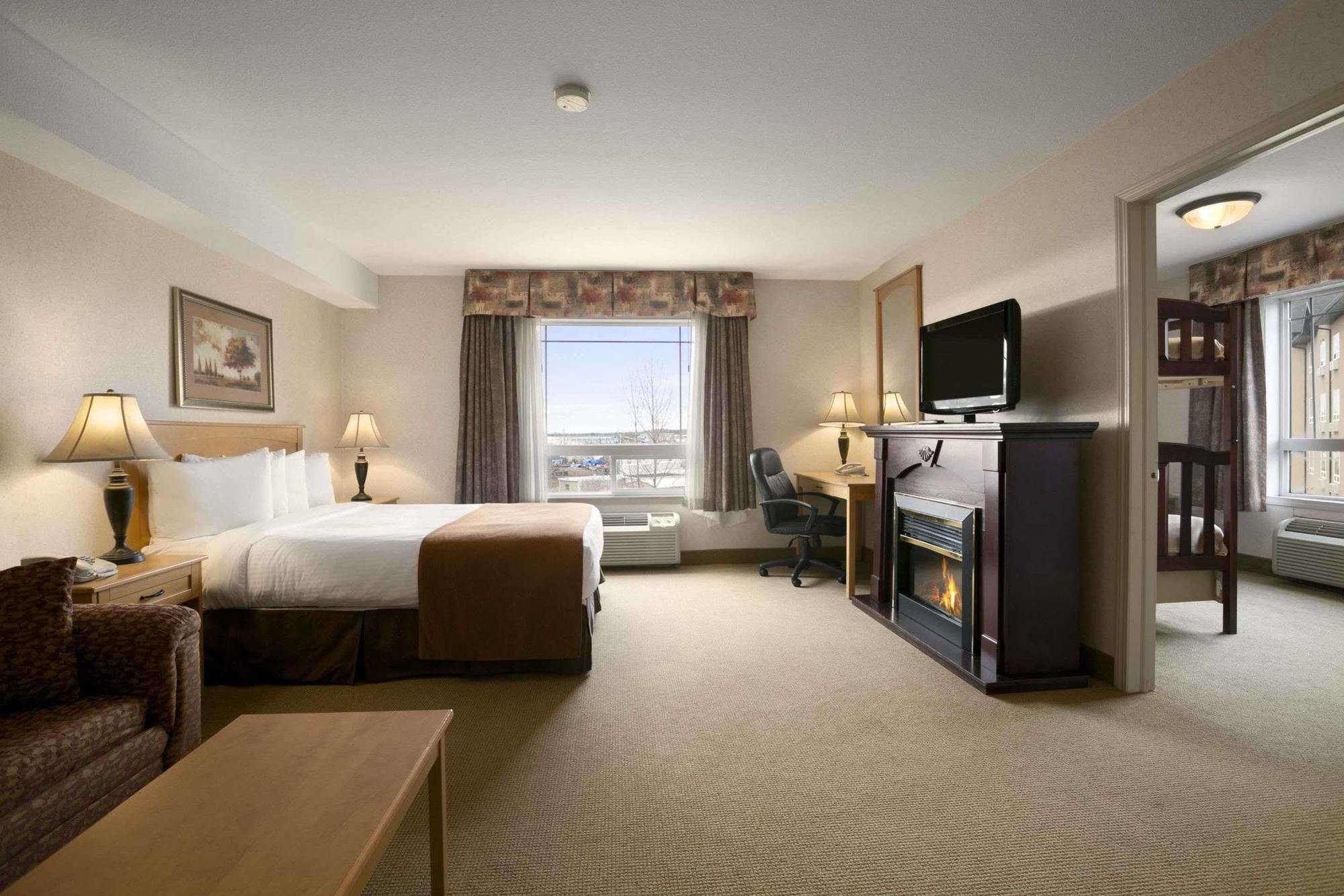 Super 8 By Wyndham Fort Nelson Bc Екстер'єр фото