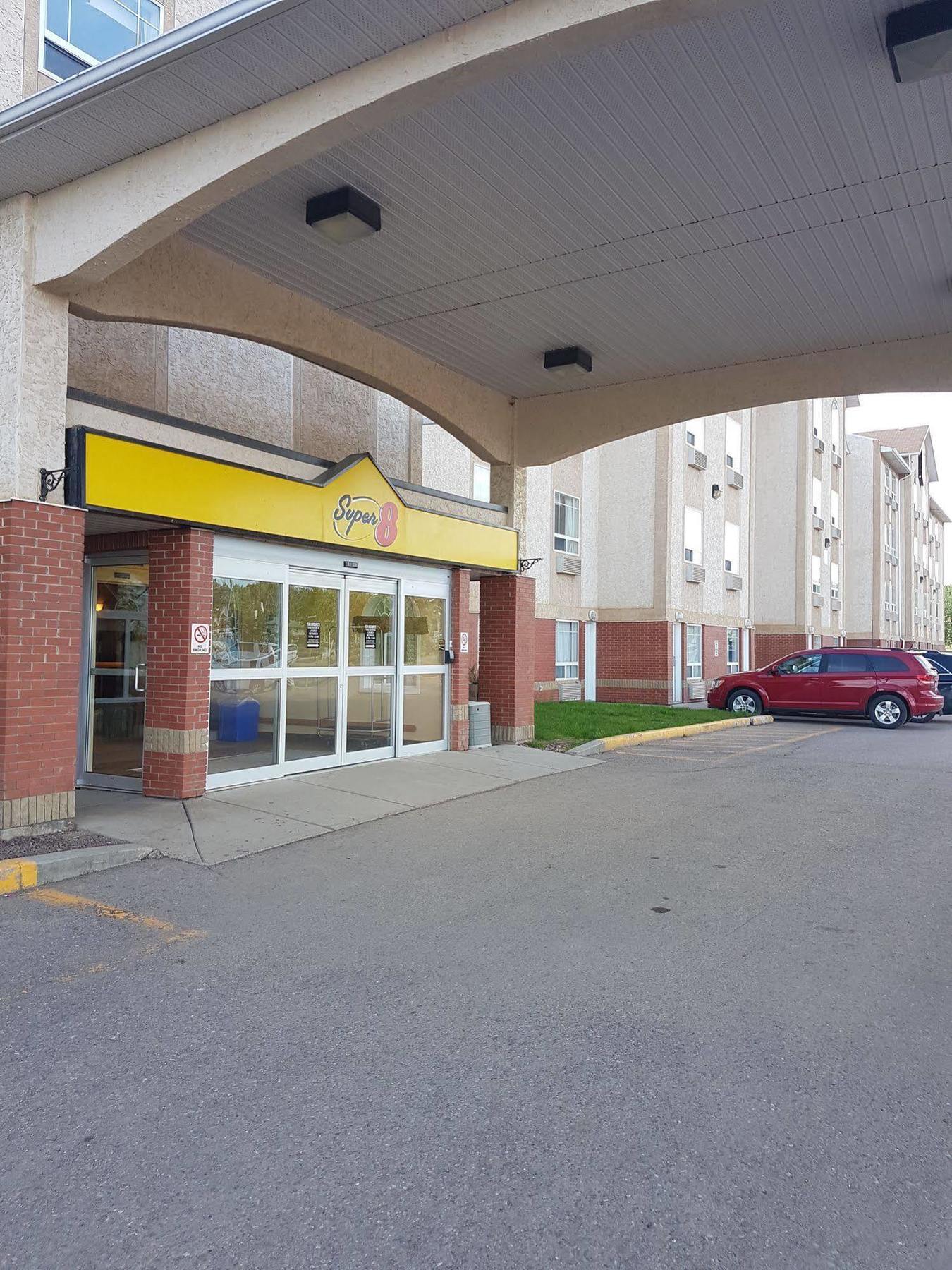 Super 8 By Wyndham Fort Nelson Bc Екстер'єр фото